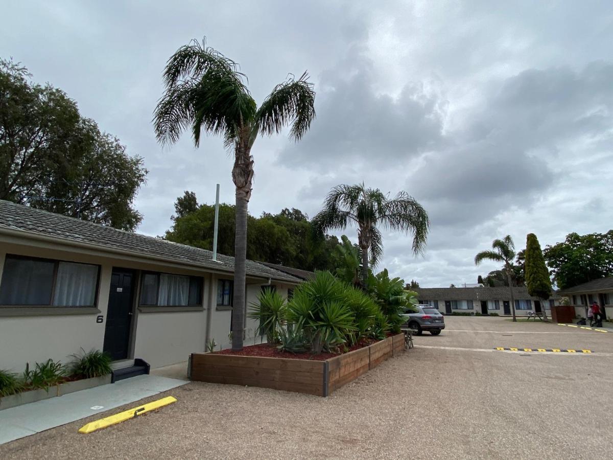 Hanging Rock Family Motel Batemans Bay Eksteriør bilde